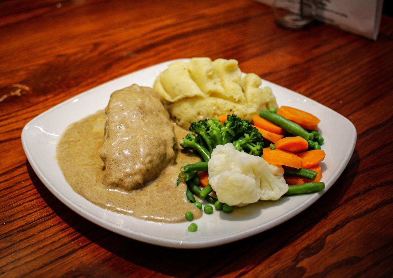 The Waterhouse Inn 巴洛赫 外观 照片